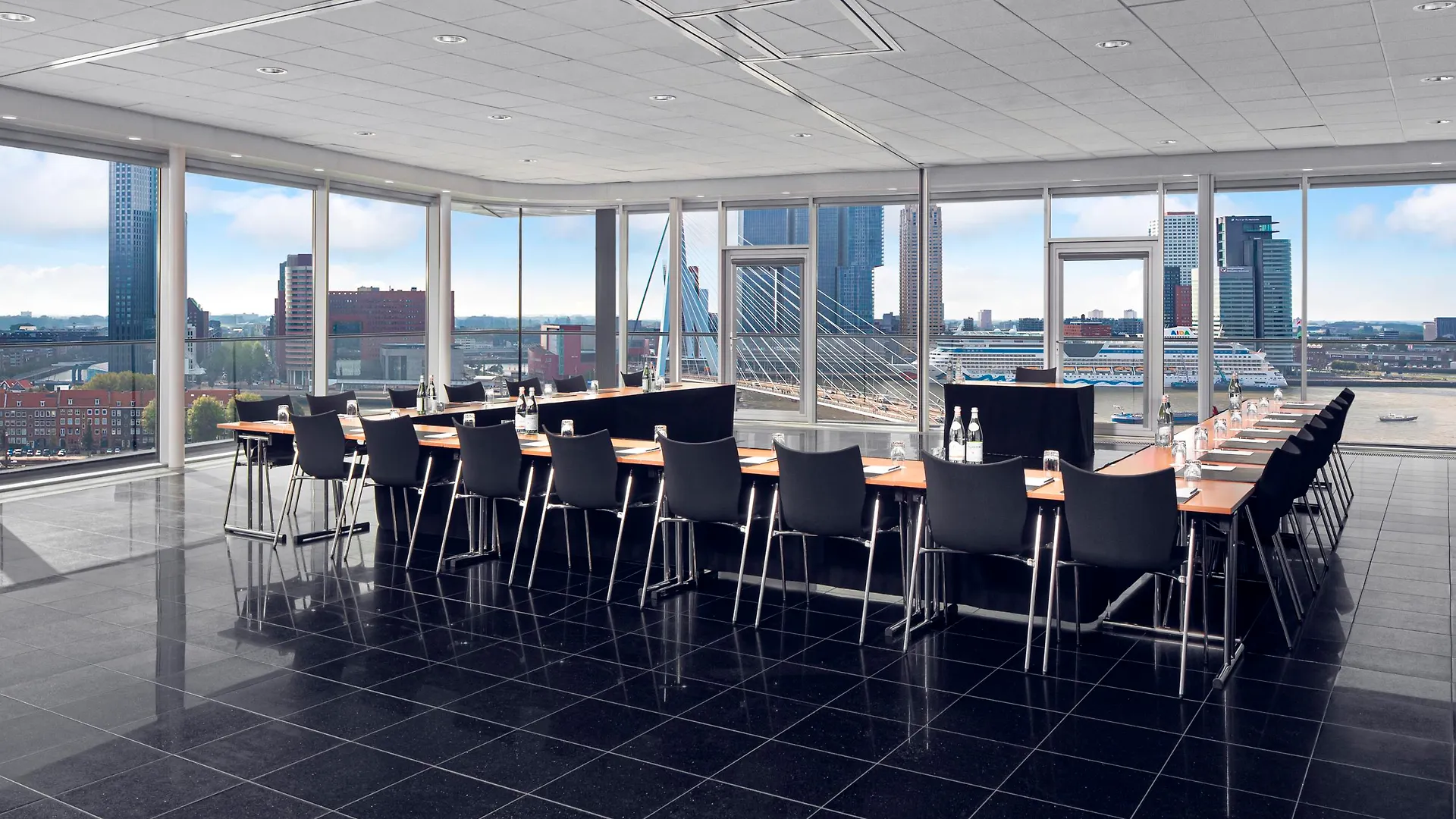 Doubletree By Hilton Rotterdam Centre Hotell
