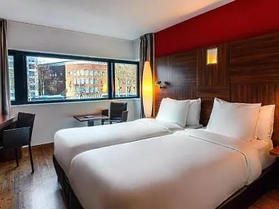 Doubletree By Hilton Rotterdam Centre Hotell 4*,  Nederländerna